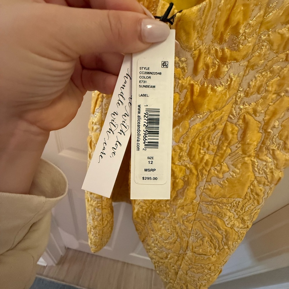 Alice + Olivia Yellow Floral Mini Dress NWT - Picture 6 of 9